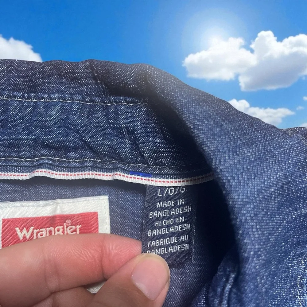 Vintage Wrangler Dark Blue Casual Button Down Shirt - Picture 7 of 7